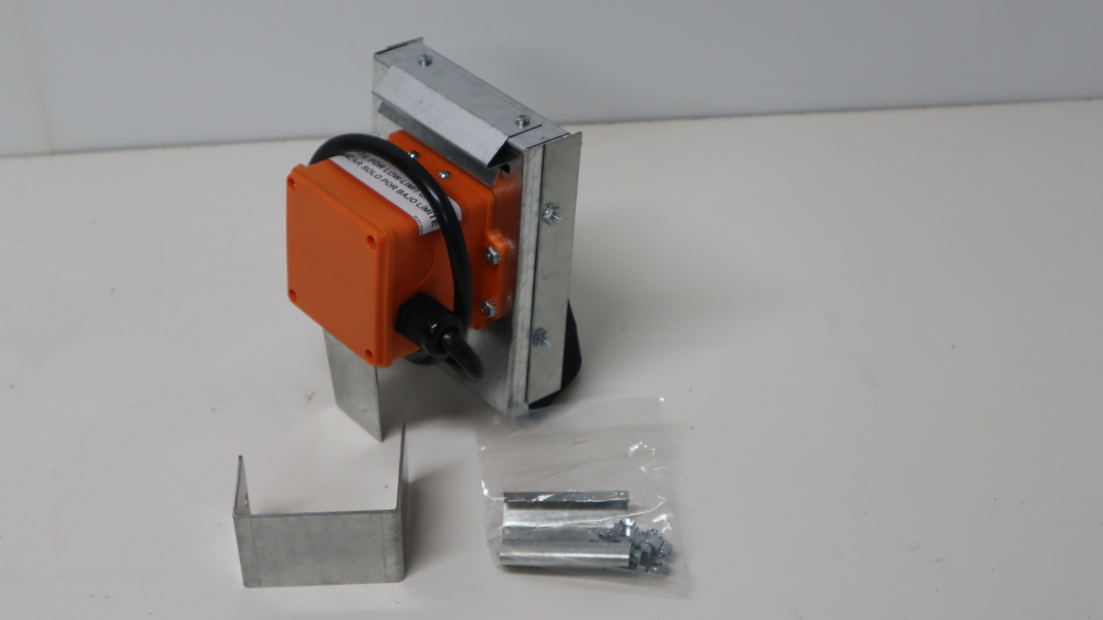 SWITCH,HOPPER,F/LOW LIMIT,NON-ADJ MECH/PADDLE,120V